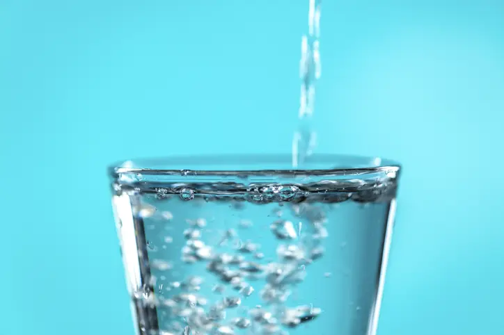 Скільки води потрібно пити на день і від чого це залежить - InfoCore